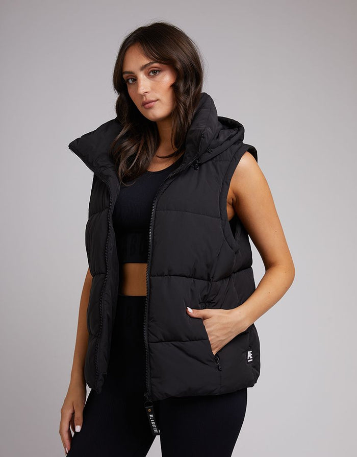 Oversized women's quilted sleeveless puffer vest black
