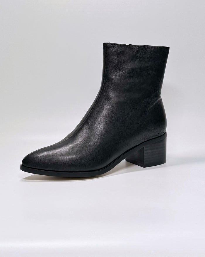 Senz Leather Ankle Boots (Black)