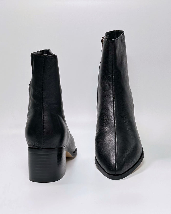 Senz Leather Ankle Boots (Black)