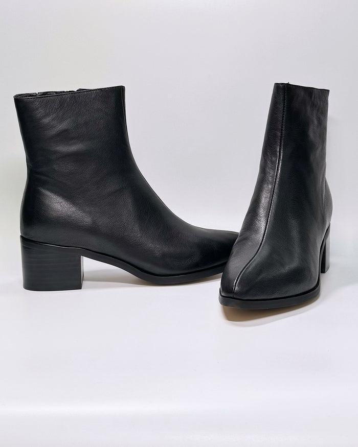Senz Leather Ankle Boots (Black)