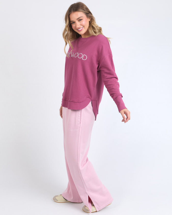 Women’s pink cotton crew by Foxwood with silver logo
