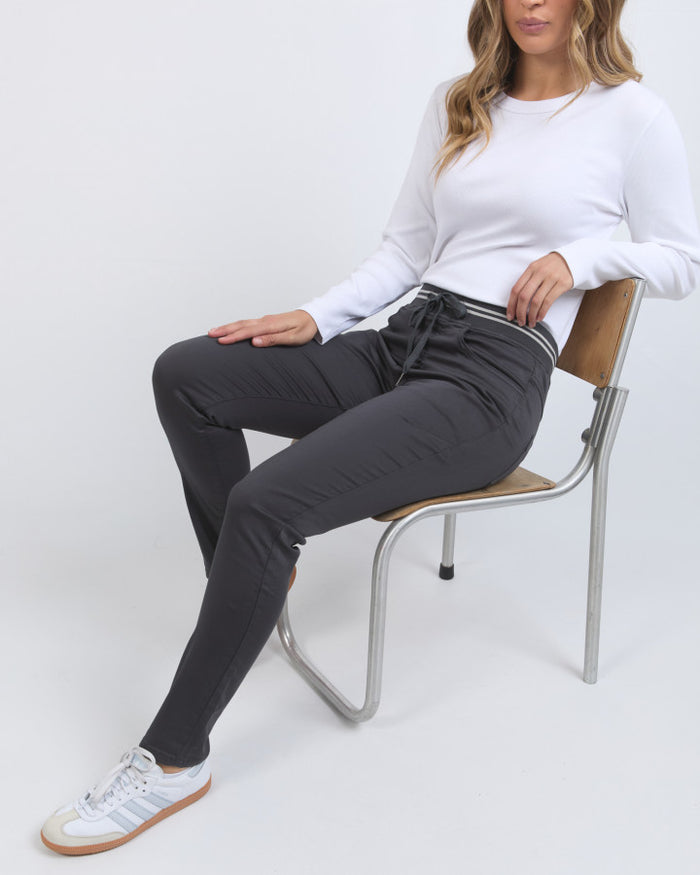 women’s cotton drill jogger pants in charcoal