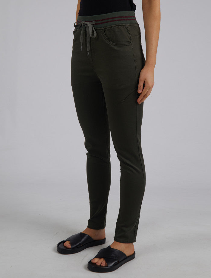 Foxwood women’s jogger pants with elastic waist