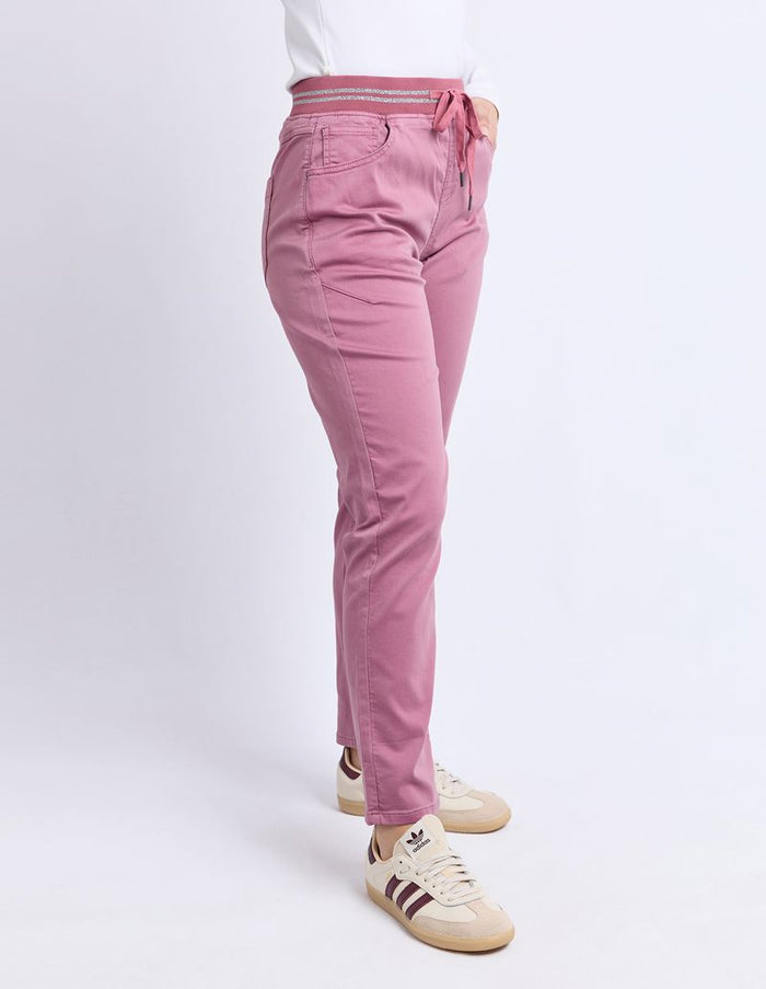 Foxwood Sylvia Relaxed Jogger Pant in Dusty Rose | Women's Clothing | Gretel Lane
