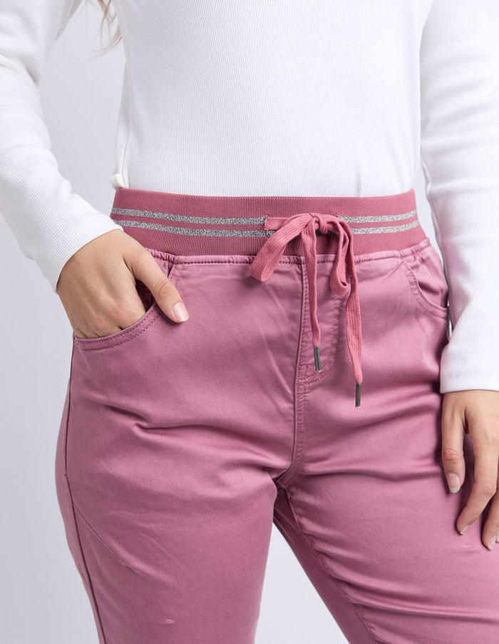 Foxwood Sylvia Relaxed Jogger Pant in Dusty Rose | Women's Clothing | Gretel Lane