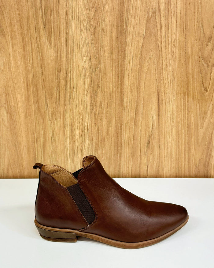 True (Brown) Leather Chelsea Boots