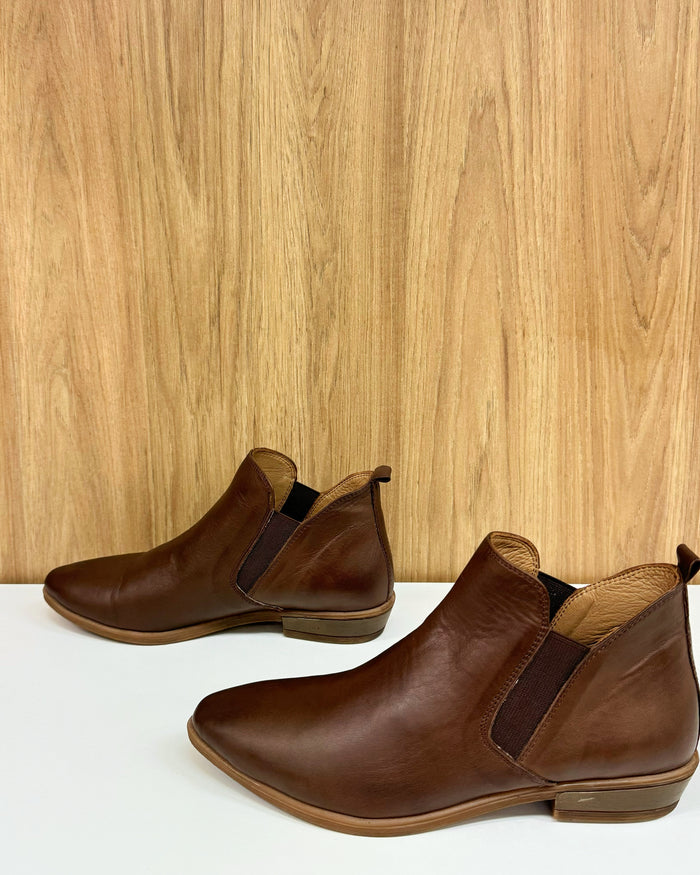 True (Brown) Leather Chelsea Boots
