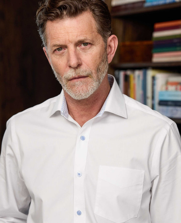 Men's White Cotton Poplin Classic Fit Formal Shirt model image