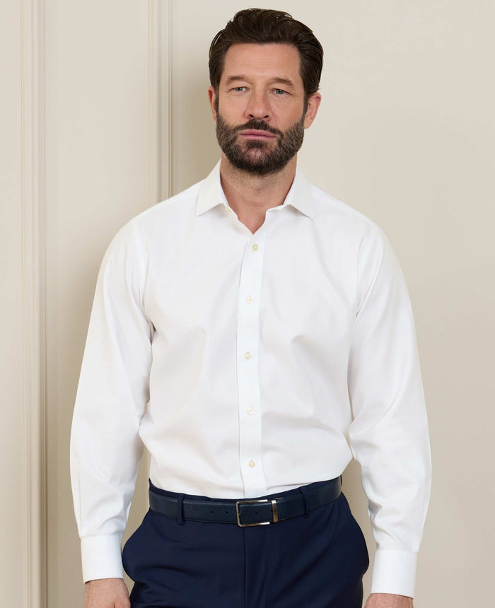 Men's White Textured Cotton Classic Fit Non-Iron Shirt With Single Cuffs model shot