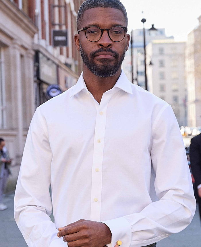 Men's White Textured Cotton Slim Fit Formal Shirt model image