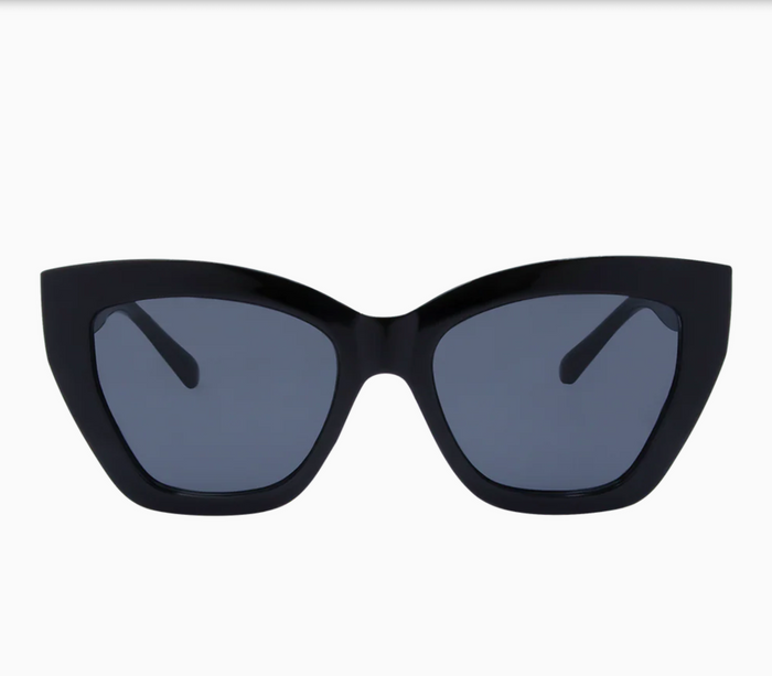 Winona (Black-Smoke)