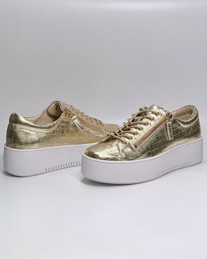 Wolfeta (Pale Gold-White)
